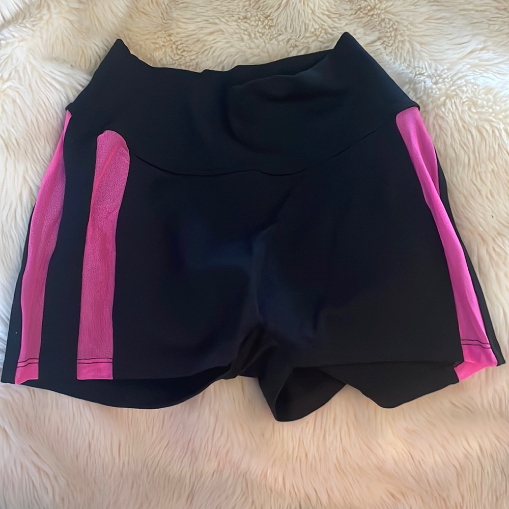 Bombshell Sportswear size small shorts
